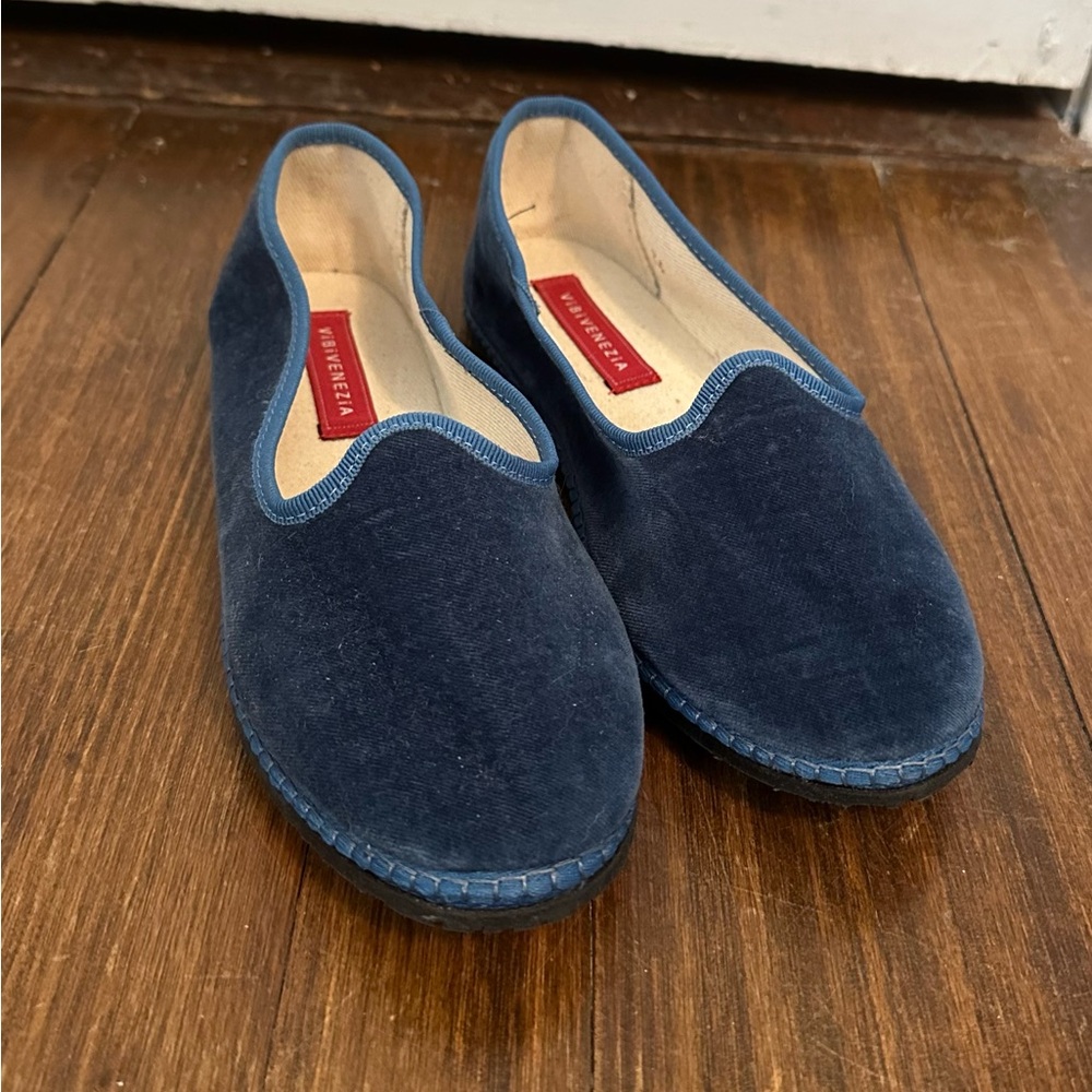 Vibi Venezia Blue Velvet Flats, EUC, Size 36
